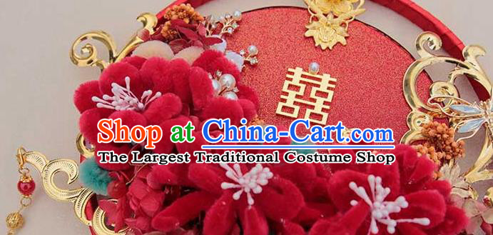 China Traditional Red Velvet Chrysanthemum Fan Handmade Palace Fan Classical Wedding Tassel Circular Fan