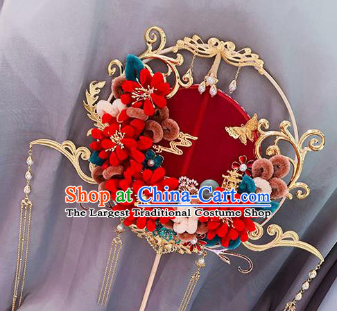 China Handmade Wedding Palace Fan Traditional Hanfu Silk Fan Classical Red Velvet Chrysanthemum Circular Fan